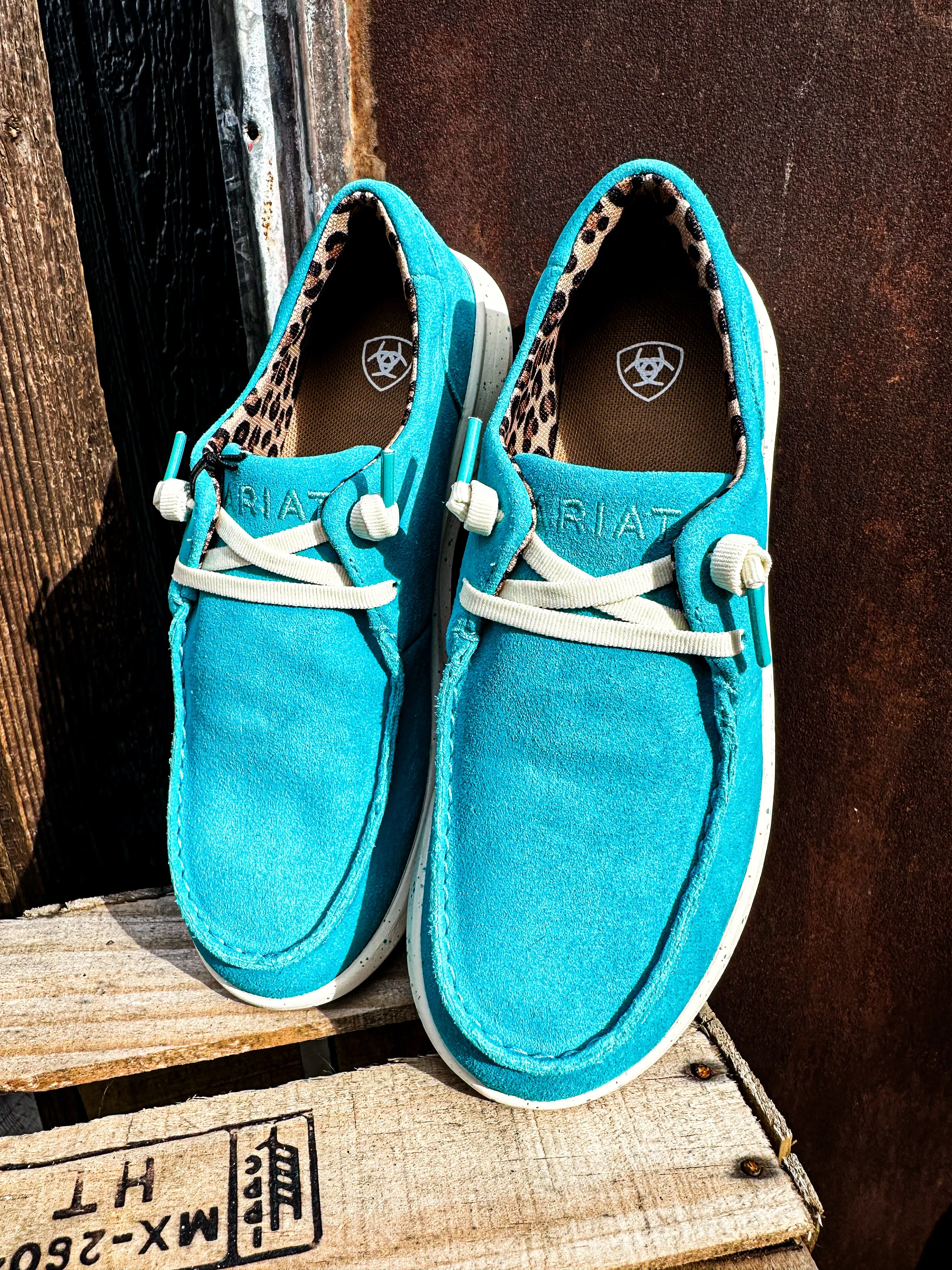 Brightest Turquoise Ariat Hilo