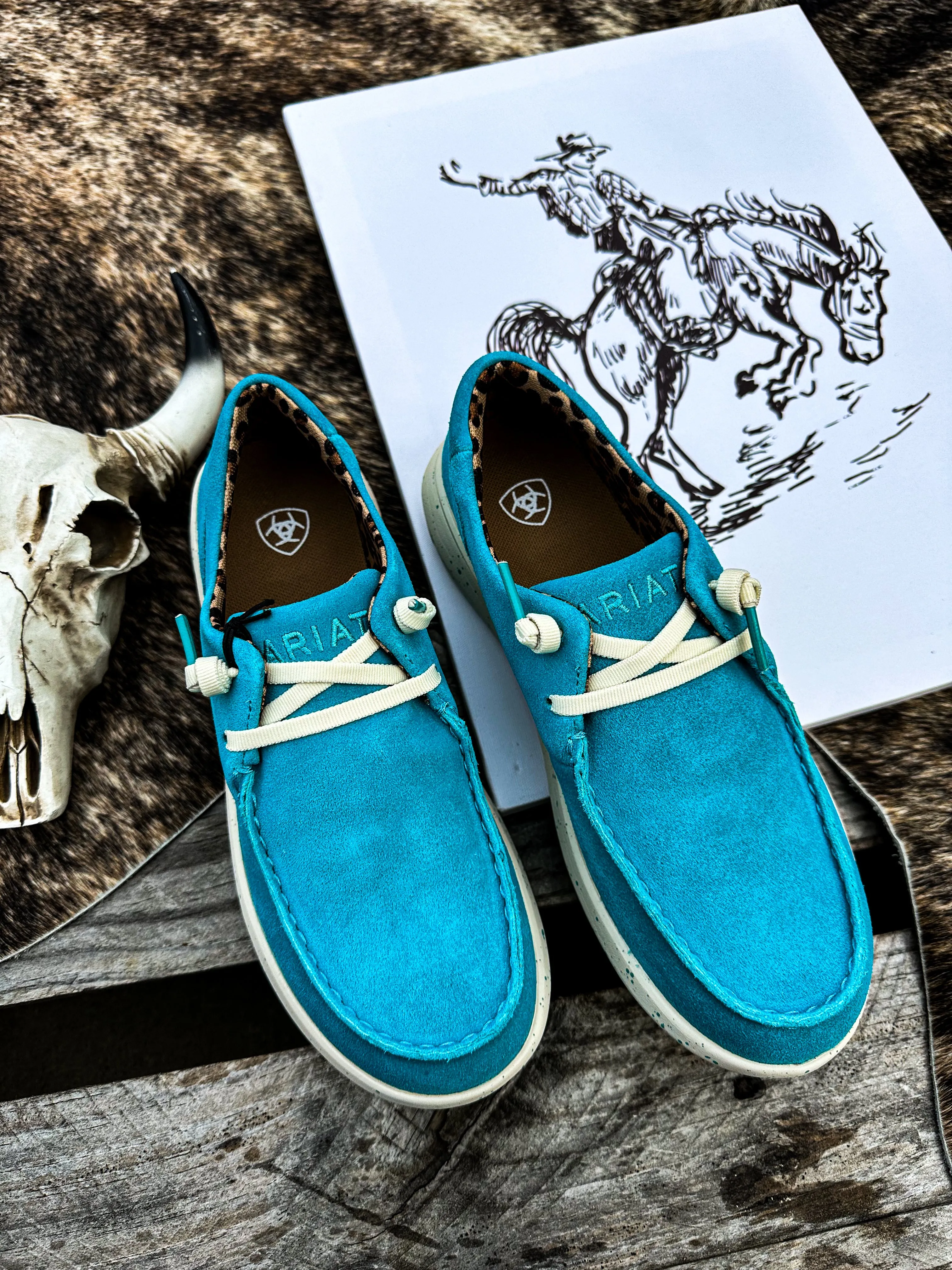 Brightest Turquoise Ariat Hilo