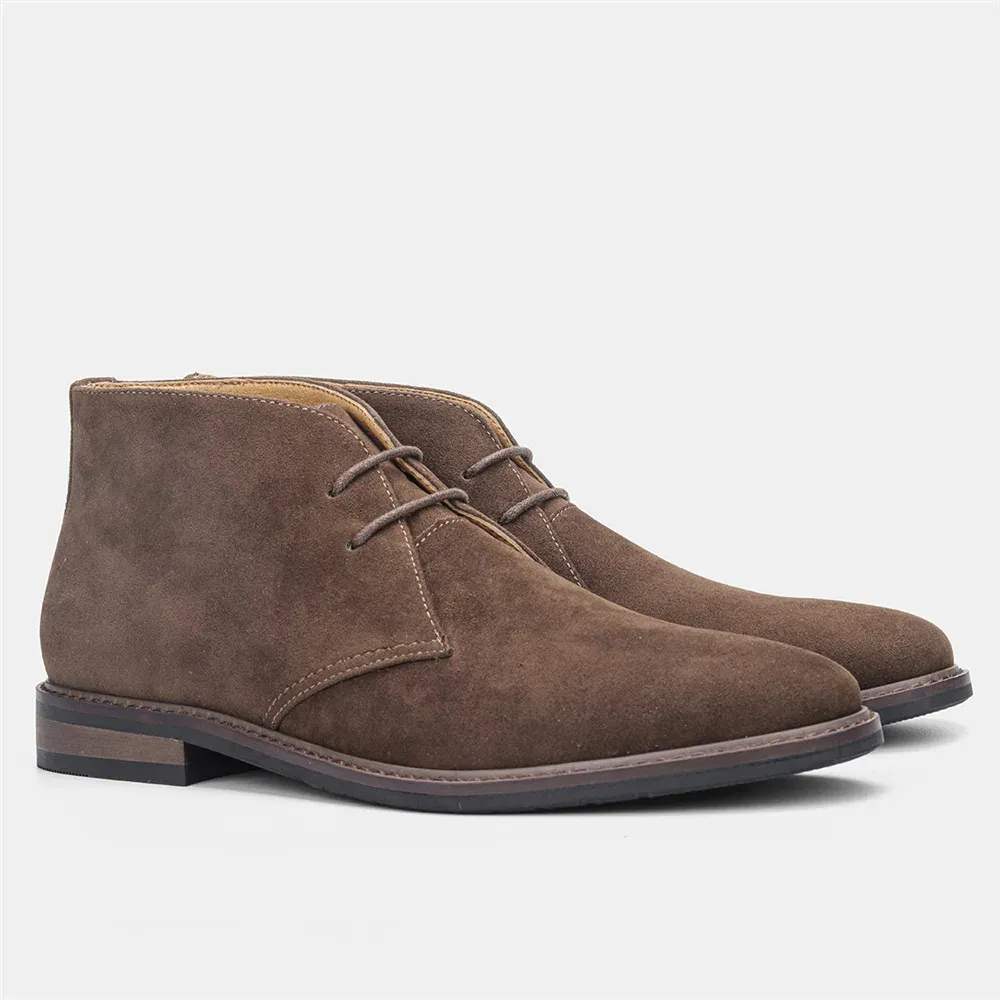 Elegant suede chukka boots for men, hardwearing boots