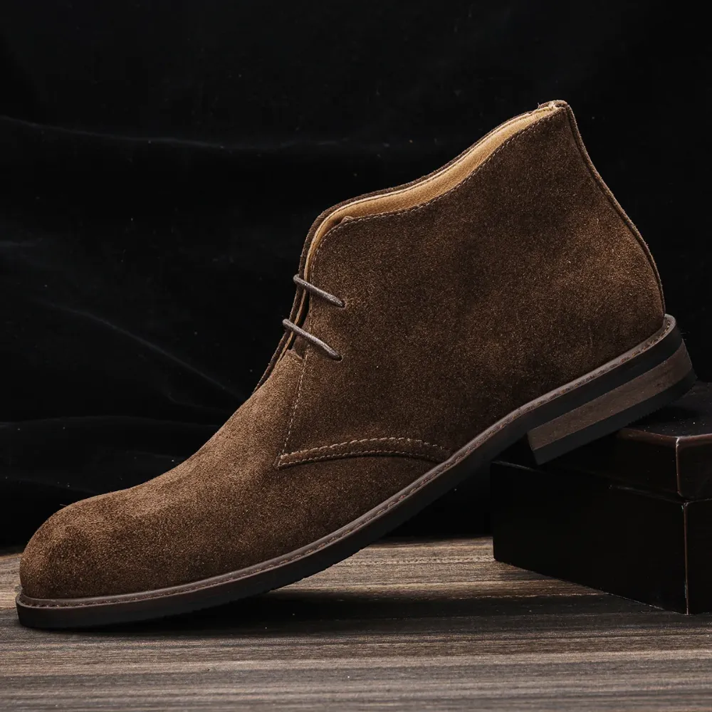 Elegant suede chukka boots for men, hardwearing boots