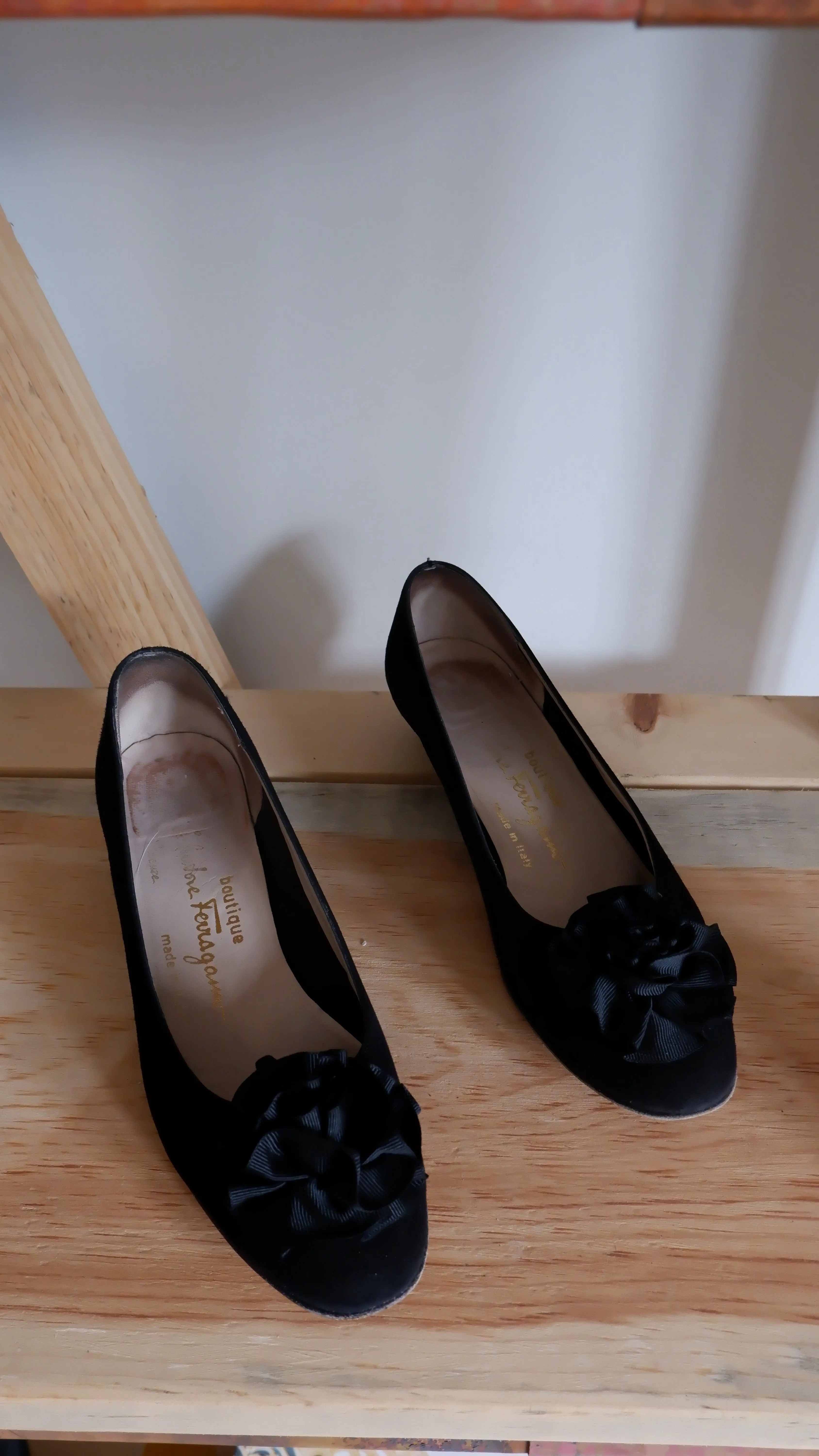 Ferragamo Suede Rosette Pumps - 6.5