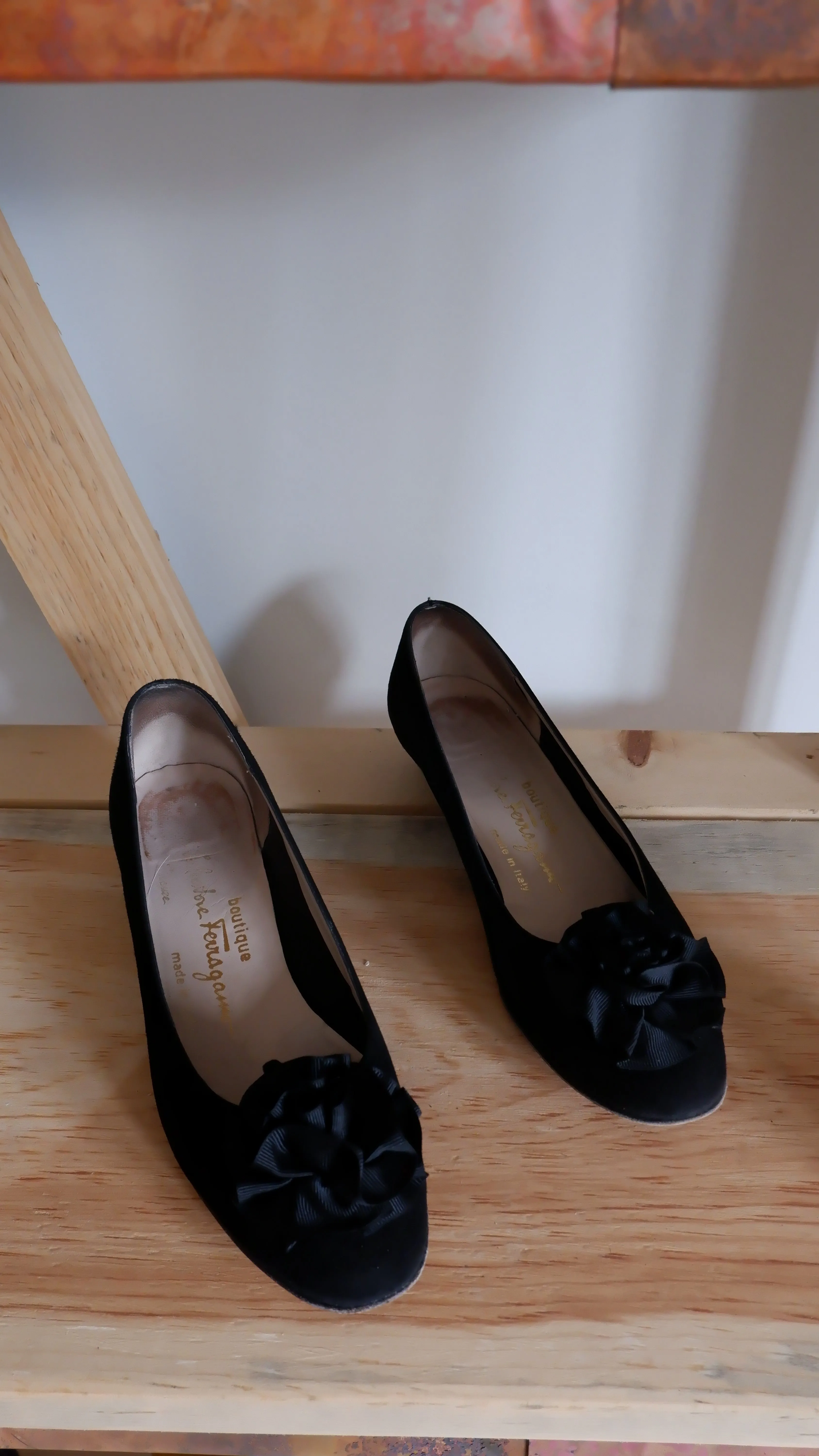 Ferragamo Suede Rosette Pumps - 6.5