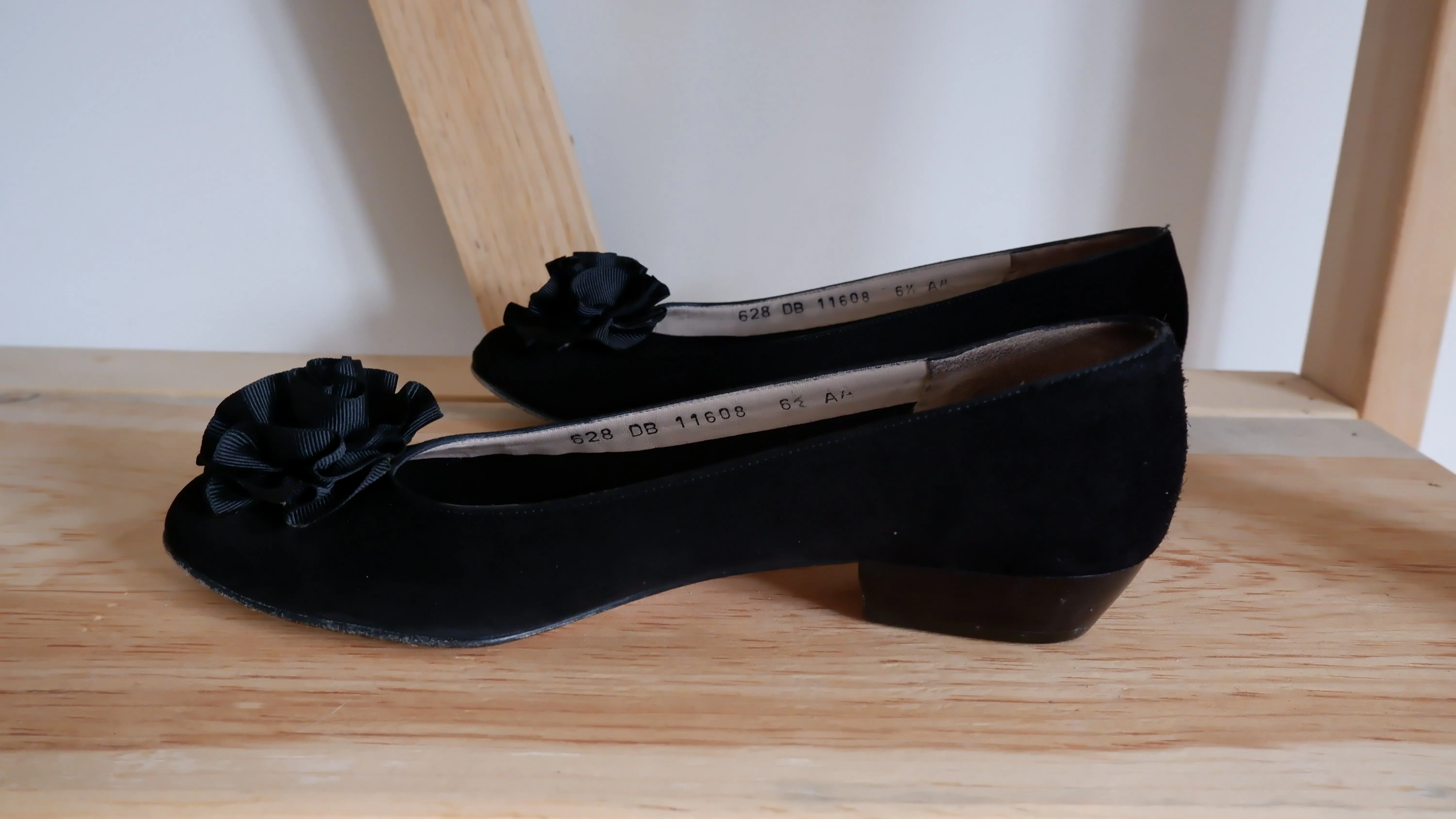 Ferragamo Suede Rosette Pumps - 6.5