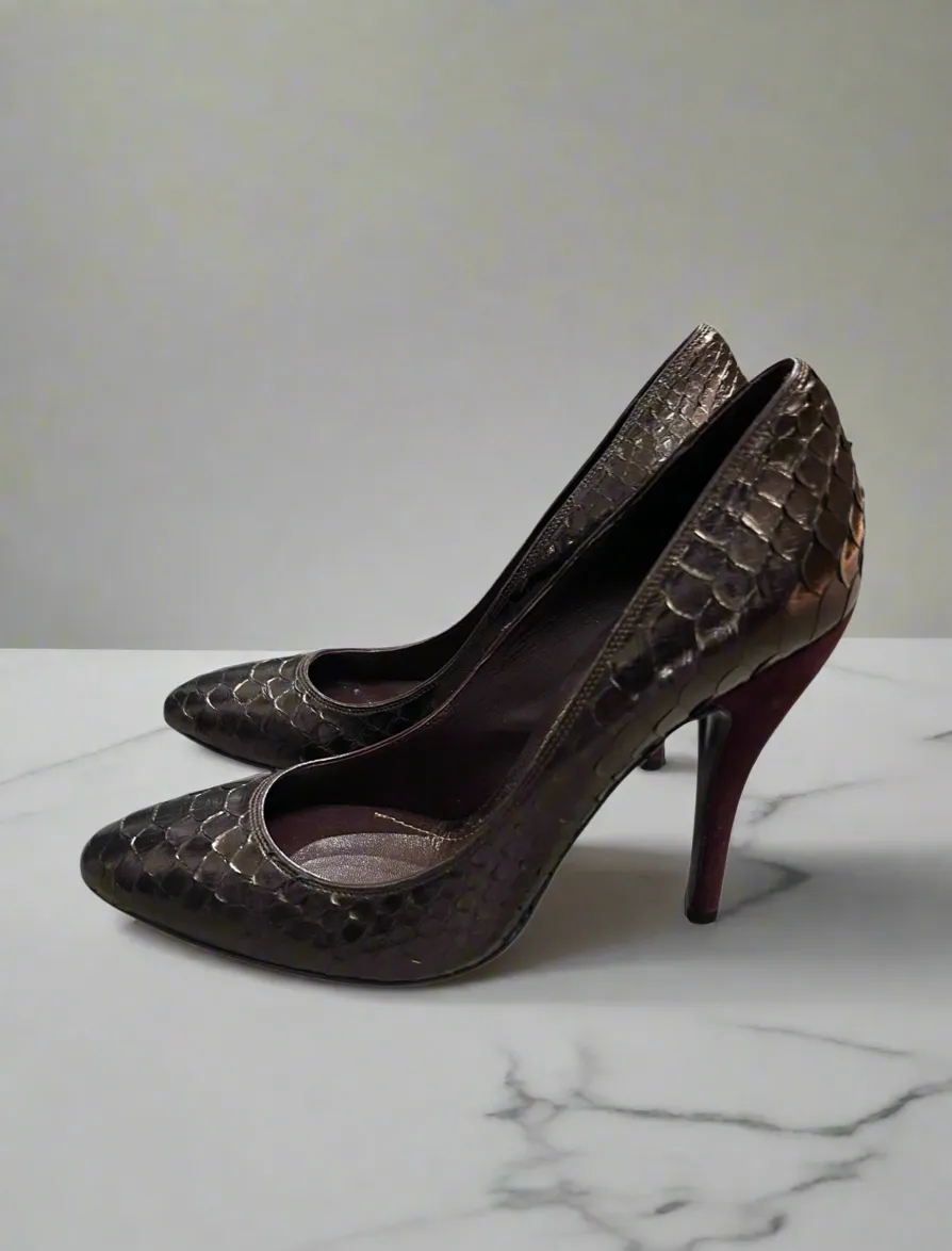 GUCCI Burgundy Snakeskin Pumps - Size 39