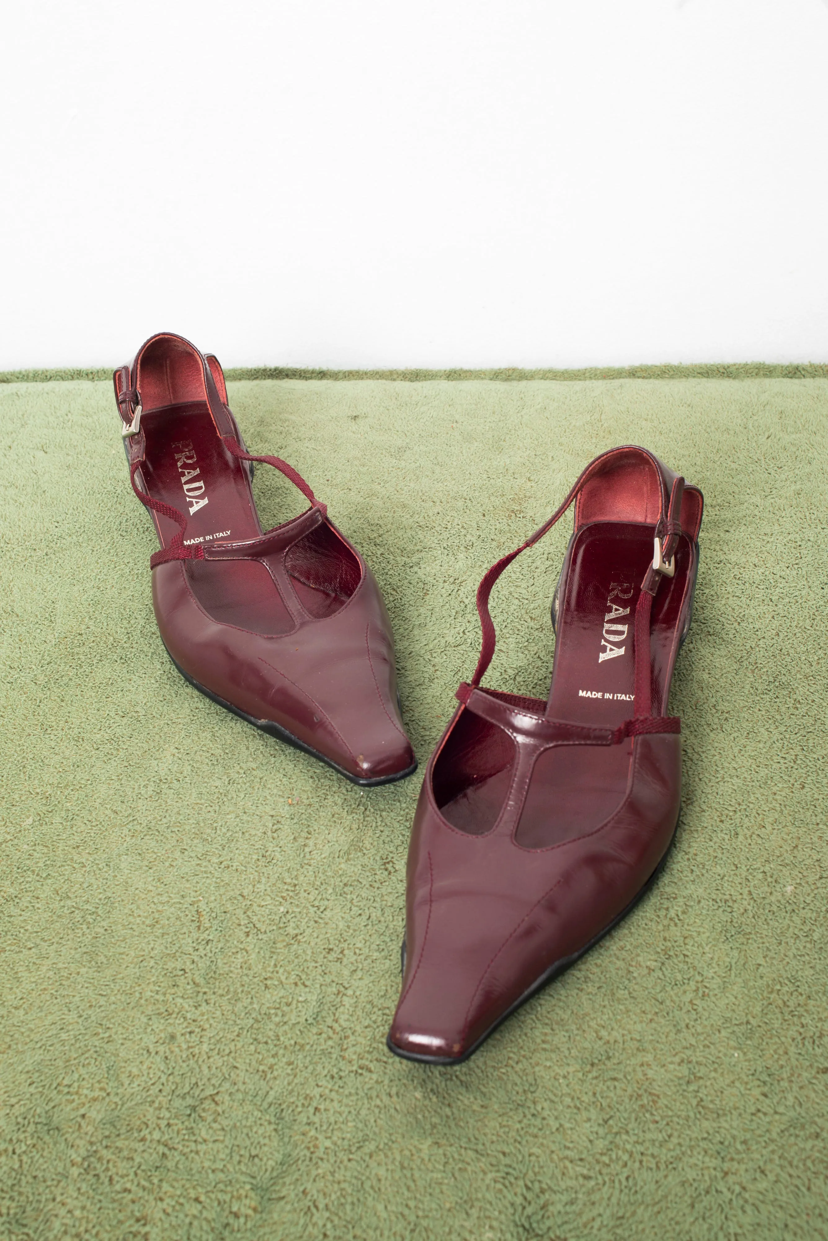 Prada 2000's burgundy leather kitten heels size 41