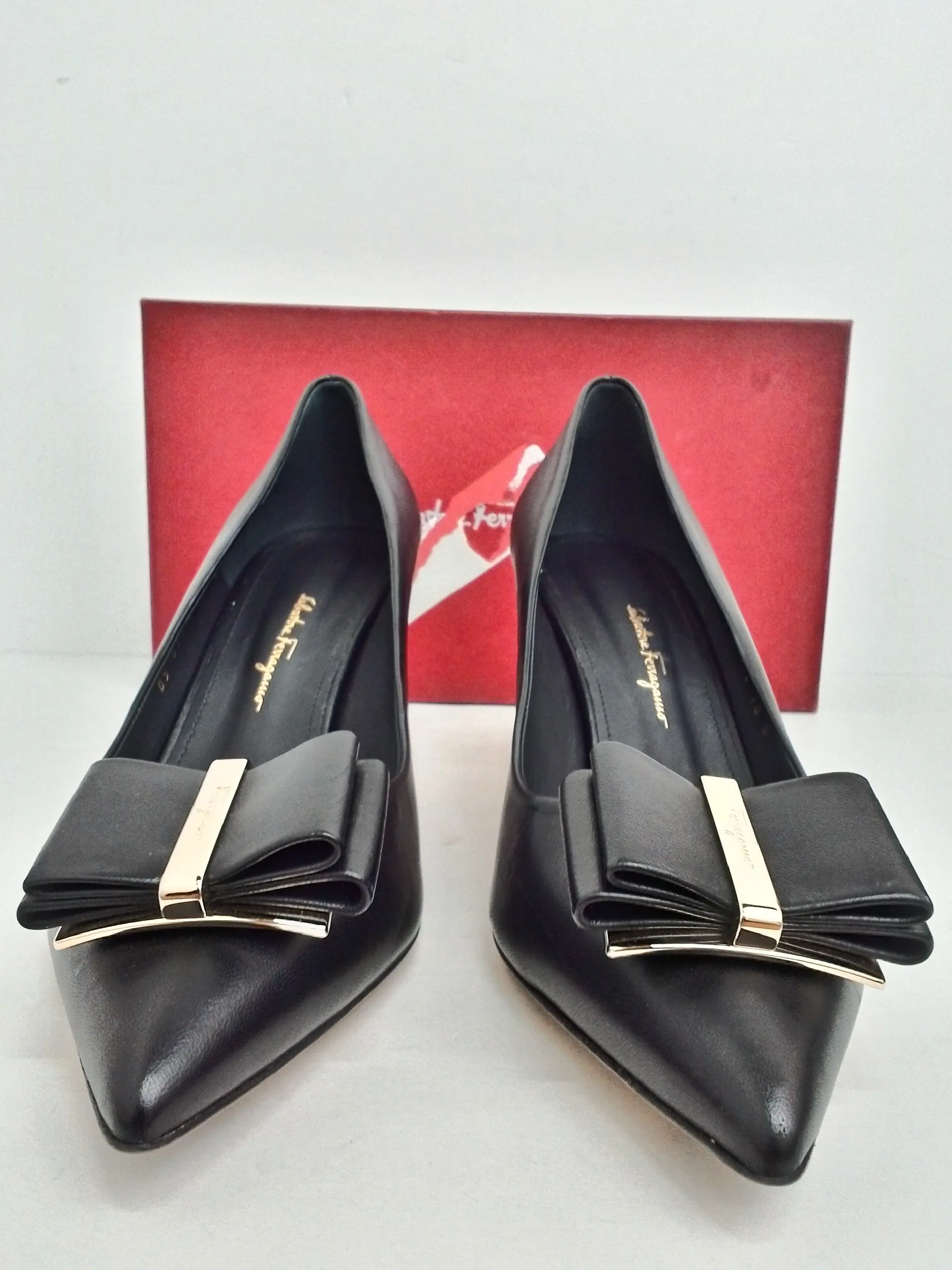 Salvatore Ferragamo Women's Zeri  Black Leather Pumps Size 10 B