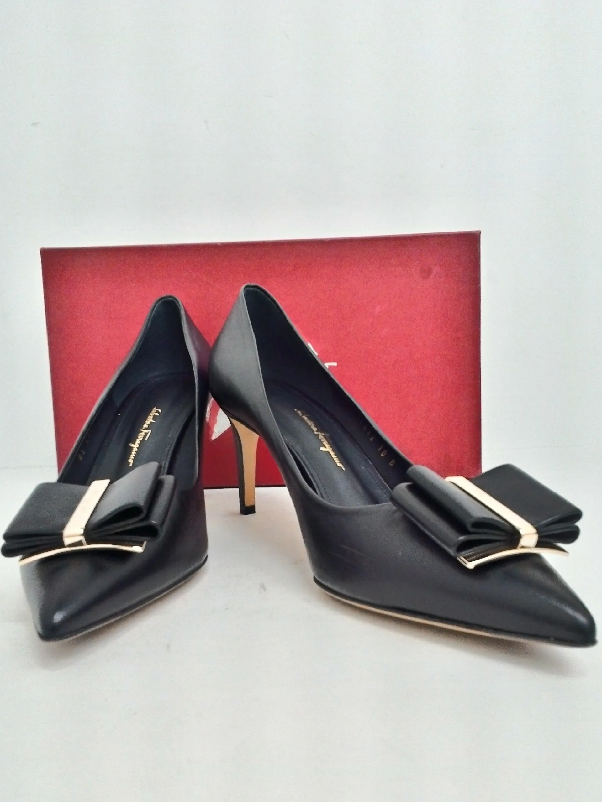 Salvatore Ferragamo Women's Zeri  Black Leather Pumps Size 10 B