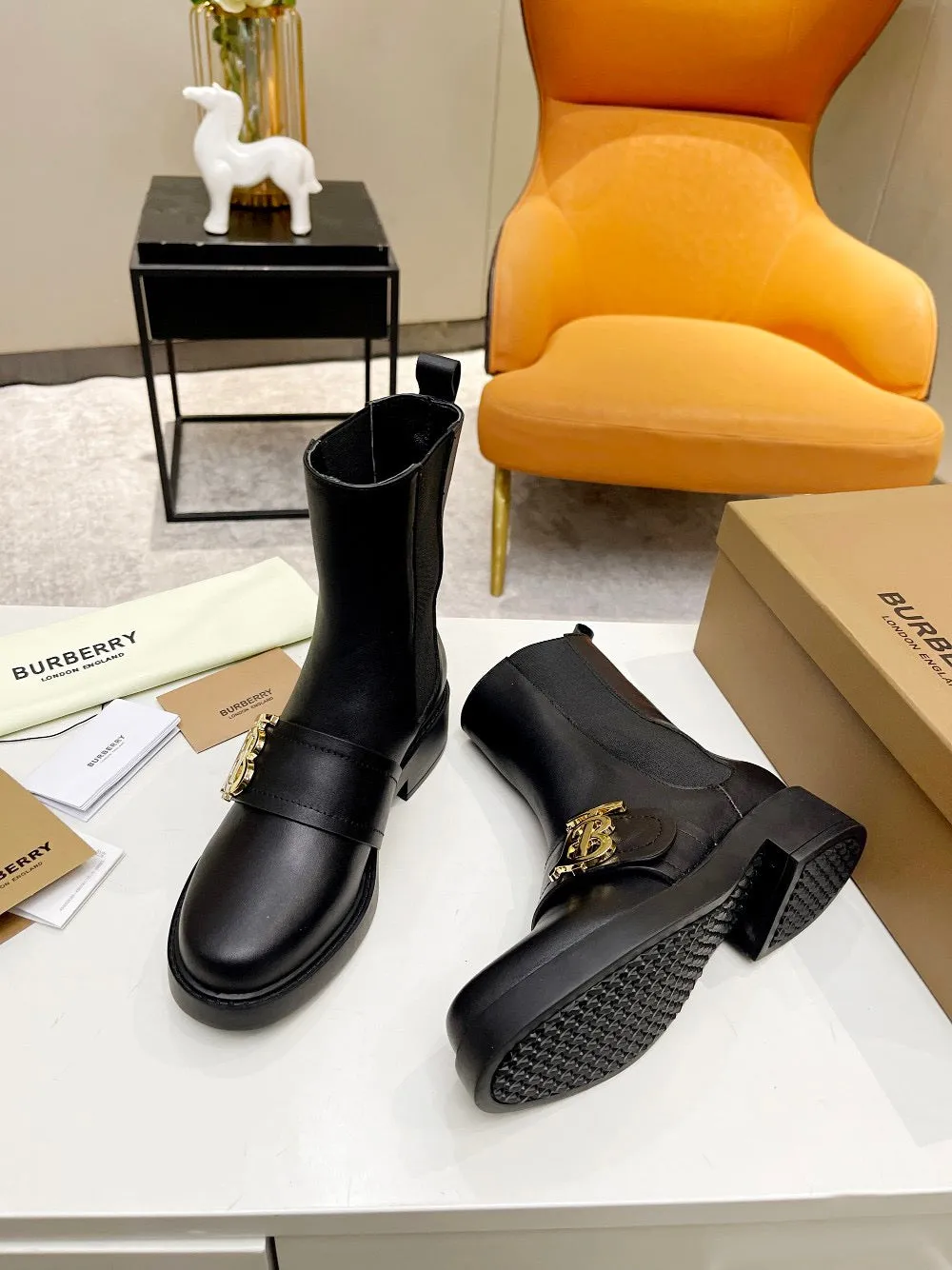 SE967 Burberry Monogram Motif Leather Chelsea Boots / Size5-10