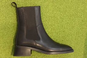 Womens Blanca Chelsea Boot - Black Leather