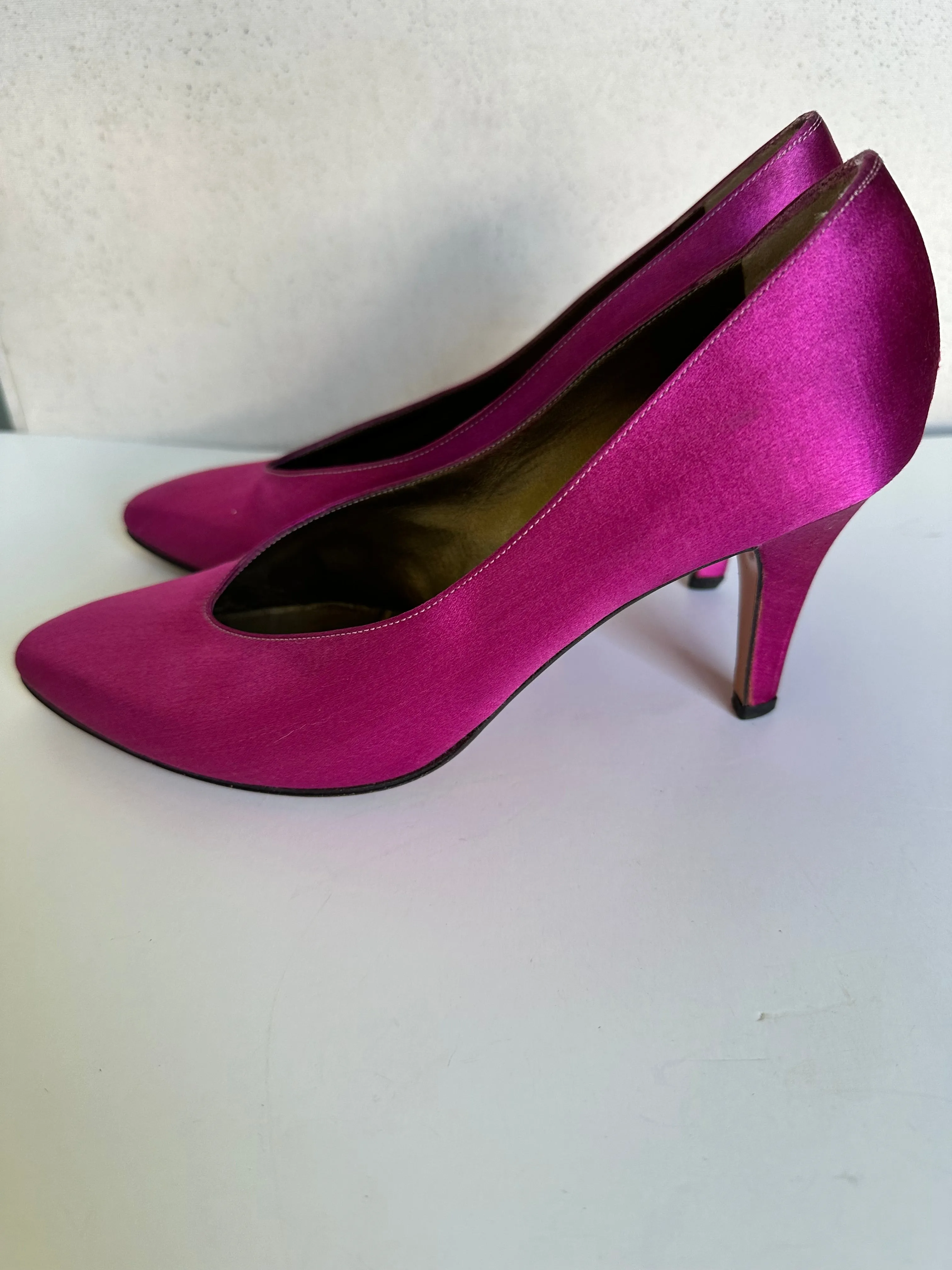 YVES SAINT LAURENT Vintage Pointed Toe Hot Pink Satin Pump~Size 7M- USED~Custom Dyed made in Italy